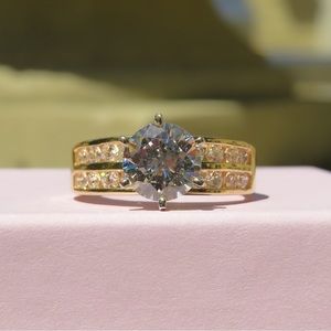 Diamonique 14k yellow gold 6 prong brilliant CZ ring size 7.75
